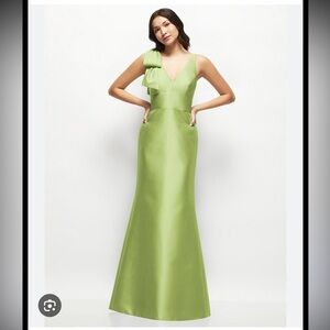ALFRED SUNG V-Neck Green Gown